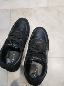 Luna Blu Black Sneakers