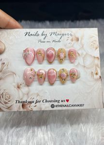 Elegant Press-On Nails for a Stunning Look