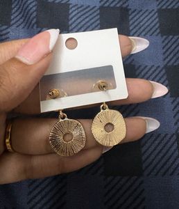 Dangle Earrings - Gold &amp; White