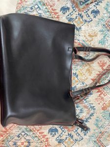 Chic Black Handbag