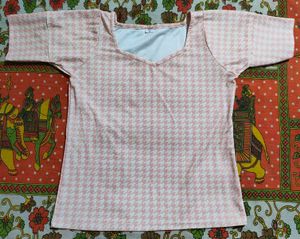 Houndstooth patterned casual top