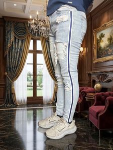 Stylish Light Wash Ripped Jeans