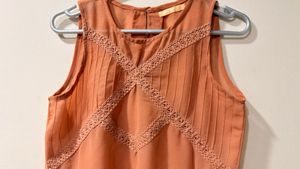 Dressberry Chic peach Lace Top