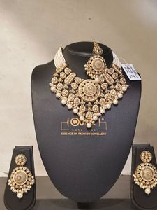 Exquisite Pearl &amp; Kundan Necklace Set