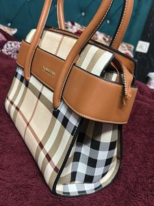 burberry (first copy ) hand bag