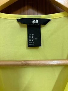 🆕H&amp;M Yellow Collared Button-Up Top
