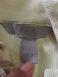 H&amp;M Sleeveless Collared Top
