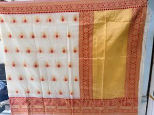 Elegant White Saree with Golden Border