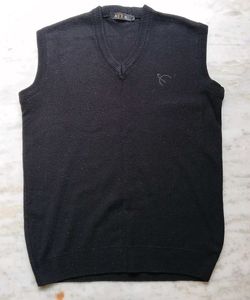 AIS Black Sleeveless Sweater Vest