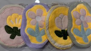 Set of 4 Cute Flower Handtowels