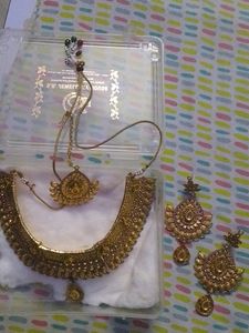 Necklace Set With Earrings And Maangtika