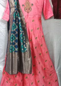 Elegant Pink ethnic gown with Embellished benarasi
