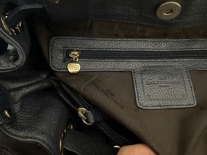 Authentic Balenciga Navy pebbled shoulder