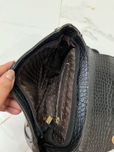 Stylish Black Croc Embossed Crossbody Bag