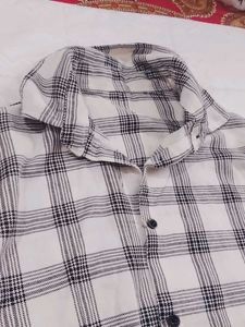 Classic Plaid Button-Up Shirt