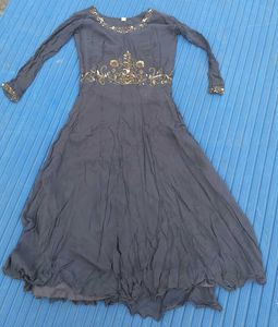 🪻🌻Elegant Embroidered Ethnic Gown