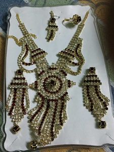 Sparkling Ethnic Jewellery Set