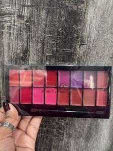Mars Infinity Lip Palette