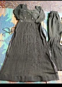 Elegant Black &amp; White Embroidered Kurti Set