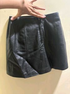 Chic Black Faux Leather Mini Skirt