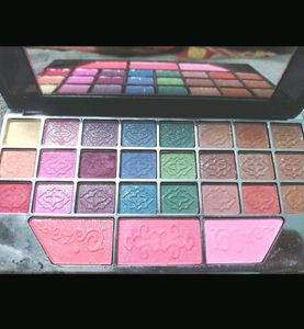 Make Up Kit