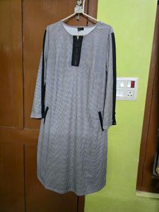 Chic Checked Tunic Top