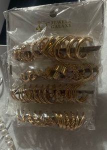 Gold Tone Hoop Earring Set