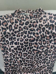 Leopard Print Short Sleeve Top
