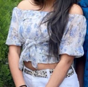 Floral Off-Shoulder Crop Top