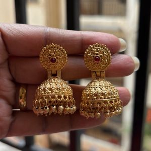Traditional Gold Lakshmi Necklace &amp; Jhumka Earring