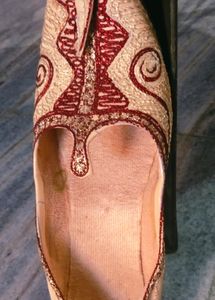 Panjabi Juti For Men   Use Just Once During Wedding For  Few  Hours  Can Be Worn  Kurta Pajama. &amp;  sherwani  Good Condition