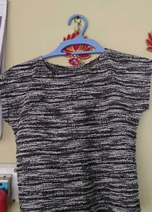 Chic Black & White Textured Top