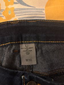 Vero Moda Stylish Dark Blue Denim Capris for Women