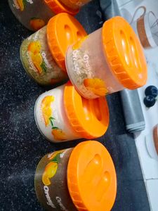 12 Kitchen Containers