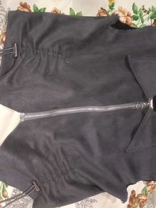 Stylish Sleeveless Grey Jacket