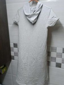 Gray hooded dress with color block