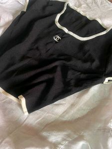 Sale !!Black &amp; White Trim Top