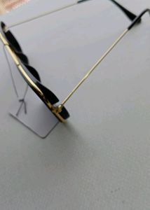 Sunglasses For Women And Man's.. New With Tag..
