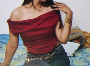 Chic Off-Shoulder Wine Top