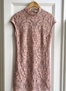 Chic Lace Mock Neck Cap Sleeve Dress
