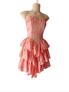 🌸 Elegant Strapless Ruffle Dress 🌸
