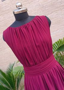 Elegant Burgundy Maxi Dress