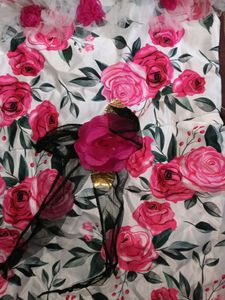 Floral Dress with Rose Detail,cap