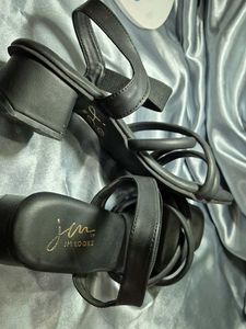 Stylish Black Strappy Sandals