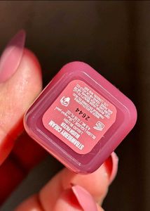 Huda Beauty filter blush strawberry cream