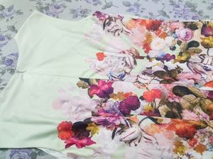 Polysatin Bodycon Floral Dress