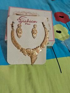 Elegant Gold Plated Necklace &amp; Earring Set