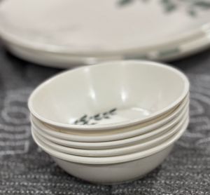 Round Leaves Print Dinner Set Pack Of 20