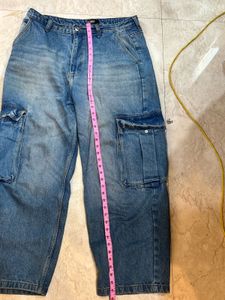 Westside Cargo Jeans 🖤
