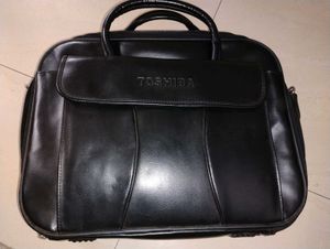 Toshiba Laptop Bag in pure leather
